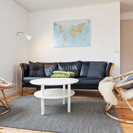 4 Person Holiday In Vakantiehuis